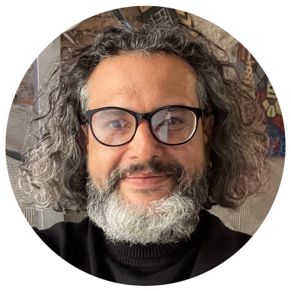 Retrato de Kike Molina, director de La Traviesa Producciones